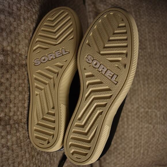 Sorel Black Out and About Waterproof Slip On Wedges Sneakers Size 7 New In Box - Picture 7 of 8
